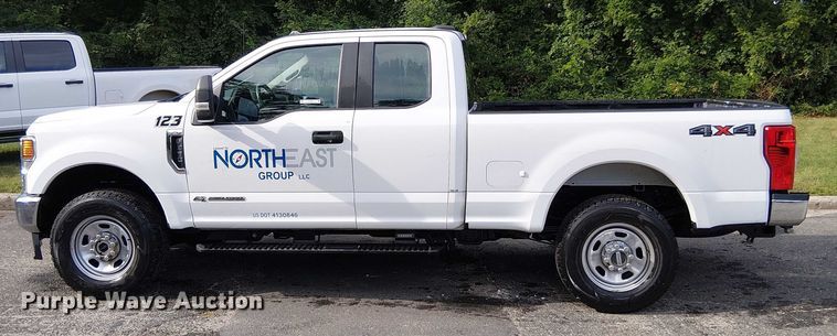 image for item EV5010 2022 Ford F350 Super Duty SuperCab pickup truck