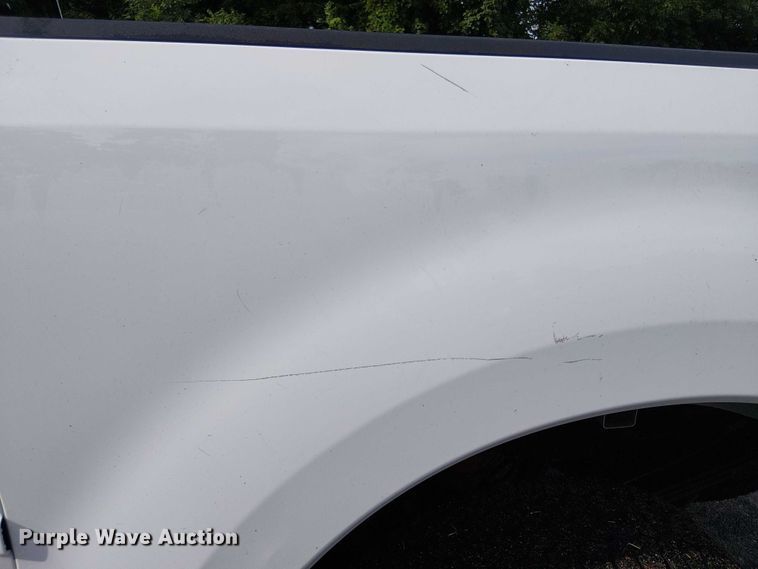 image for item EV5010 2022 Ford F350 Super Duty SuperCab pickup truck