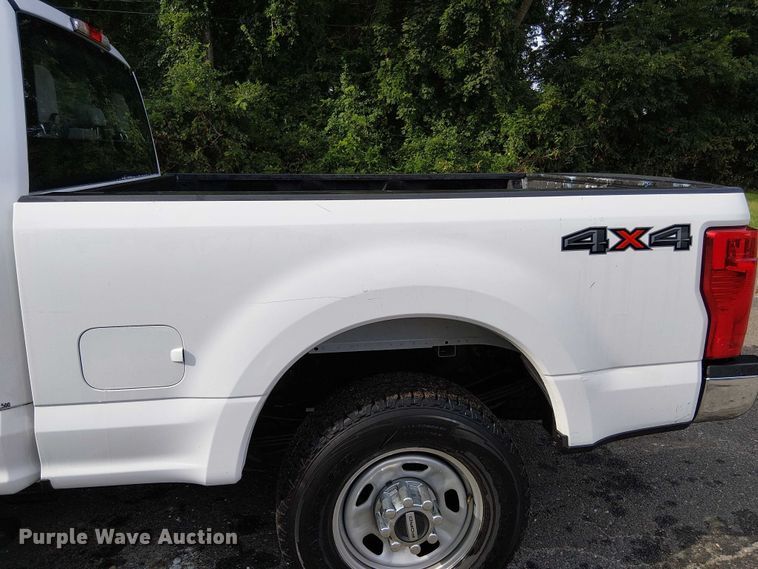 image for item EV5010 2022 Ford F350 Super Duty SuperCab pickup truck