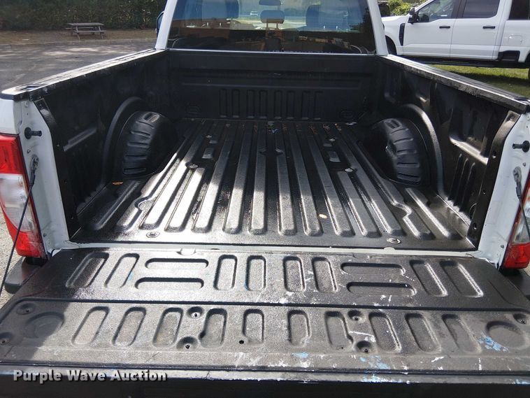 image for item EV5010 2022 Ford F350 Super Duty SuperCab pickup truck