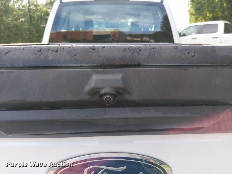 image for item EV5010 2022 Ford F350 Super Duty SuperCab pickup truck