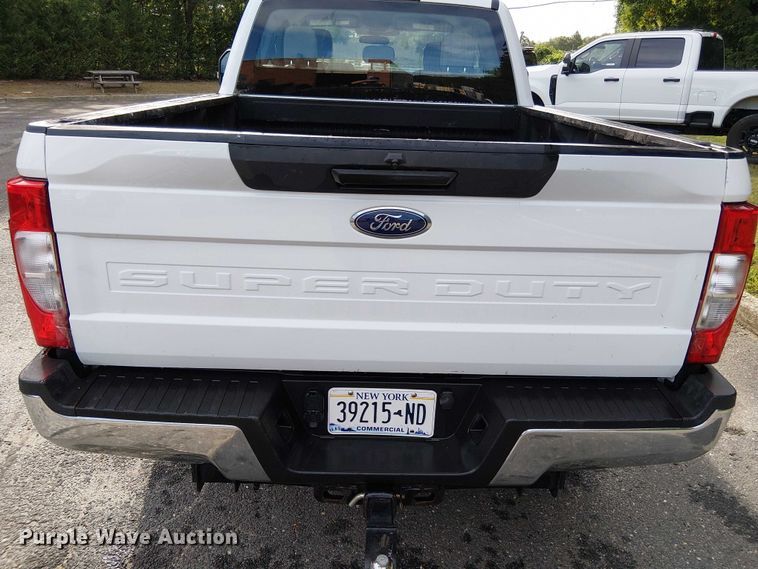 image for item EV5010 2022 Ford F350 Super Duty SuperCab pickup truck