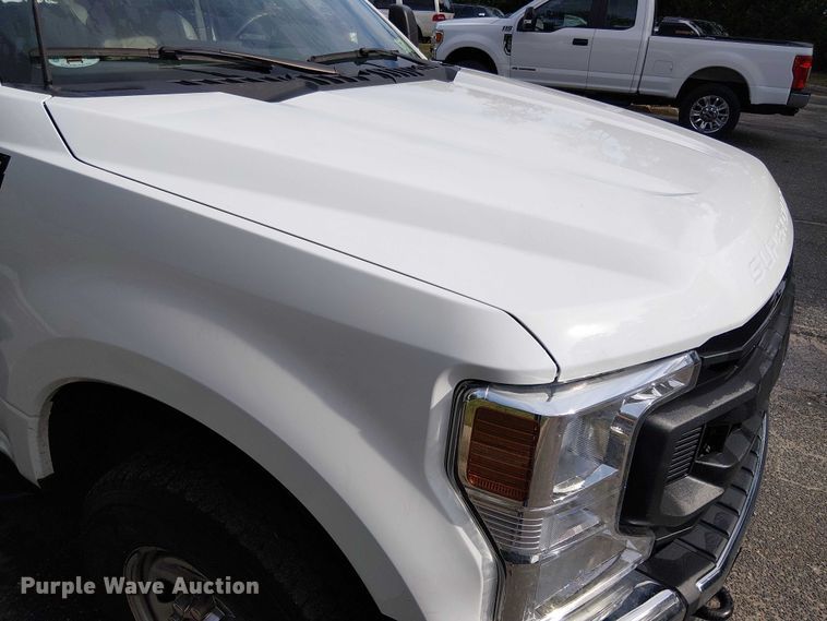 image for item EV5010 2022 Ford F350 Super Duty SuperCab pickup truck