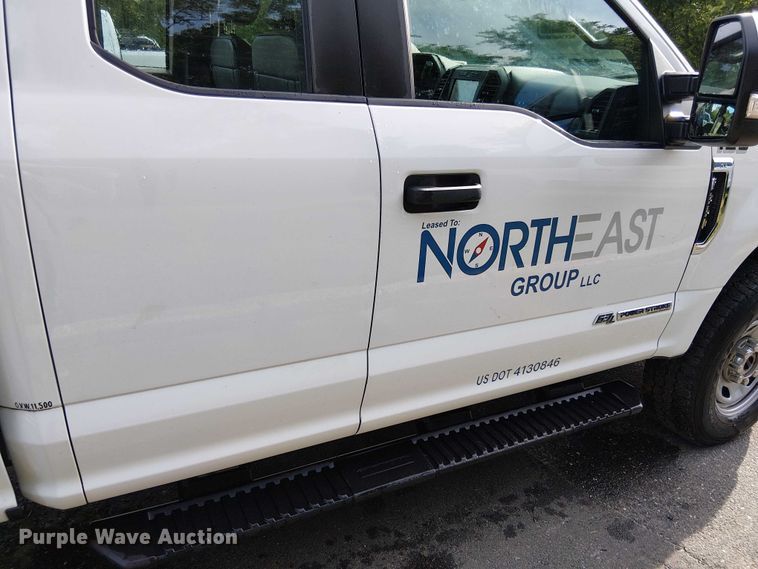 image for item EV5010 2022 Ford F350 Super Duty SuperCab pickup truck