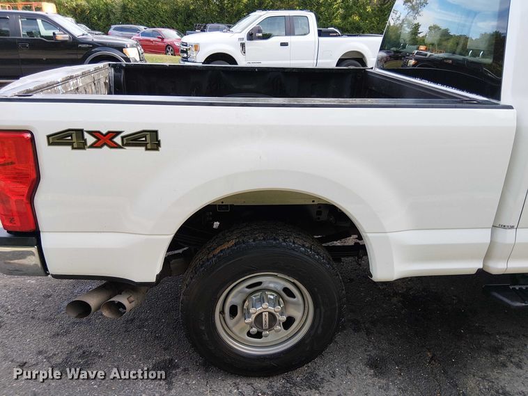 image for item EV5010 2022 Ford F350 Super Duty SuperCab pickup truck