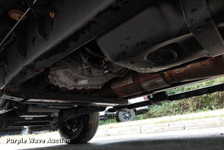 image for item EV5010 2022 Ford F350 Super Duty SuperCab pickup truck