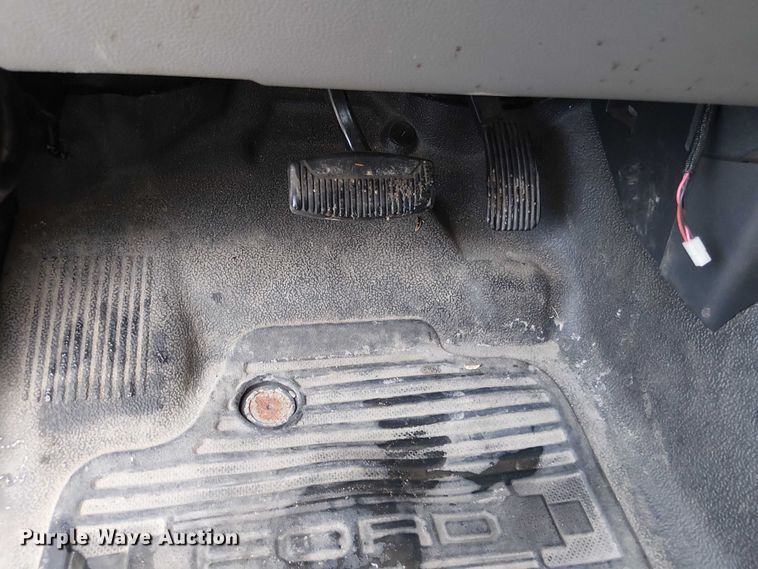 image for item EV5010 2022 Ford F350 Super Duty SuperCab pickup truck