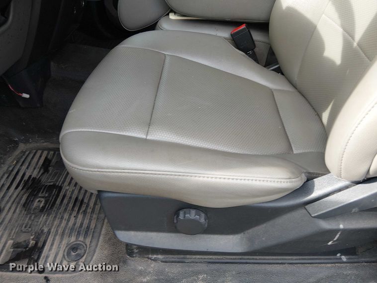 image for item EV5010 2022 Ford F350 Super Duty SuperCab pickup truck