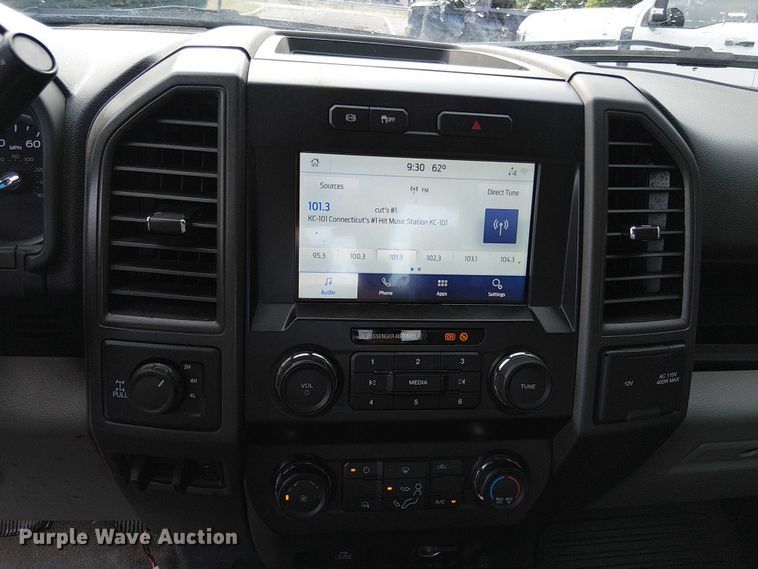 image for item EV5010 2022 Ford F350 Super Duty SuperCab pickup truck