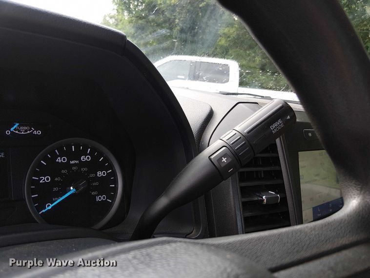 image for item EV5010 2022 Ford F350 Super Duty SuperCab pickup truck