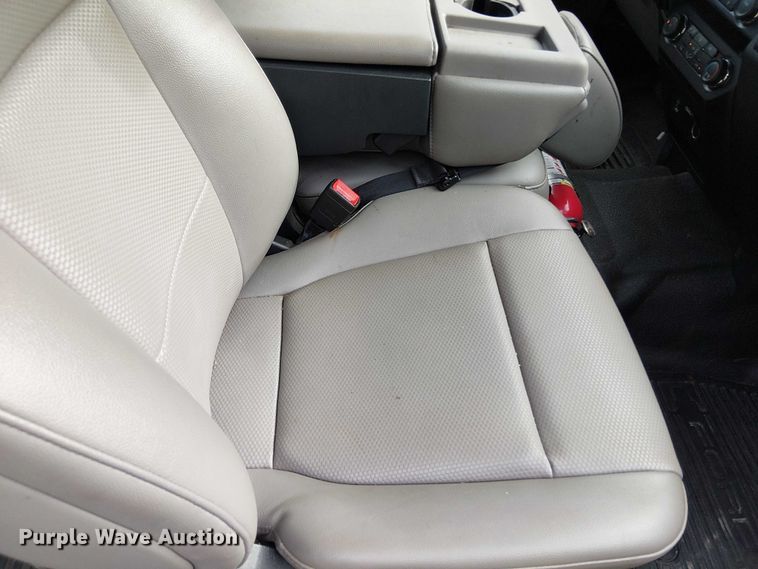 image for item EV5010 2022 Ford F350 Super Duty SuperCab pickup truck