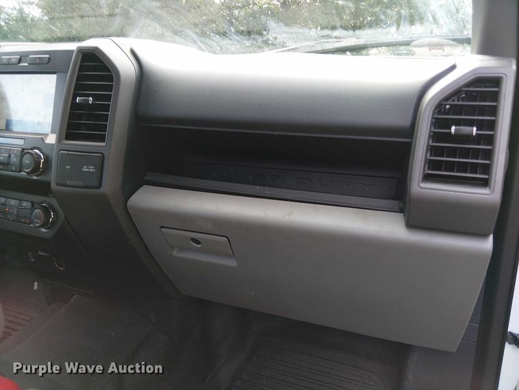 image for item EV5010 2022 Ford F350 Super Duty SuperCab pickup truck