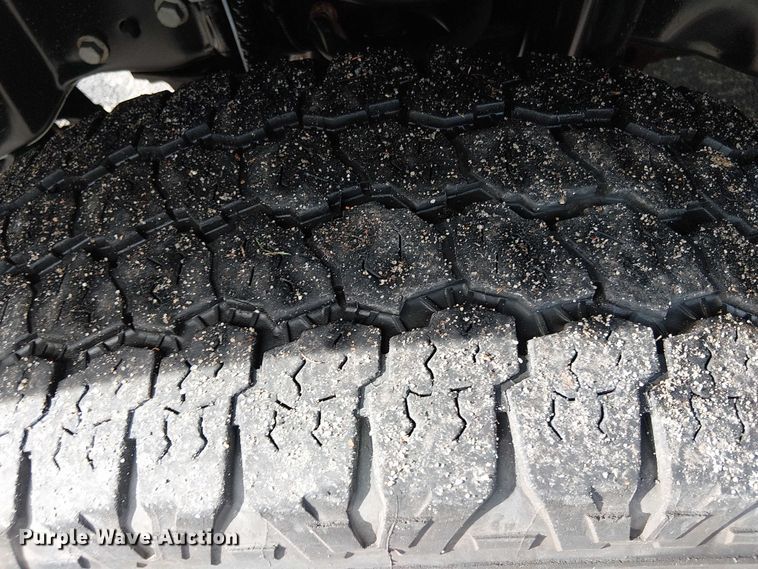 image for item EV5010 2022 Ford F350 Super Duty SuperCab pickup truck