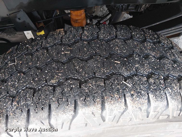 image for item EV5010 2022 Ford F350 Super Duty SuperCab pickup truck