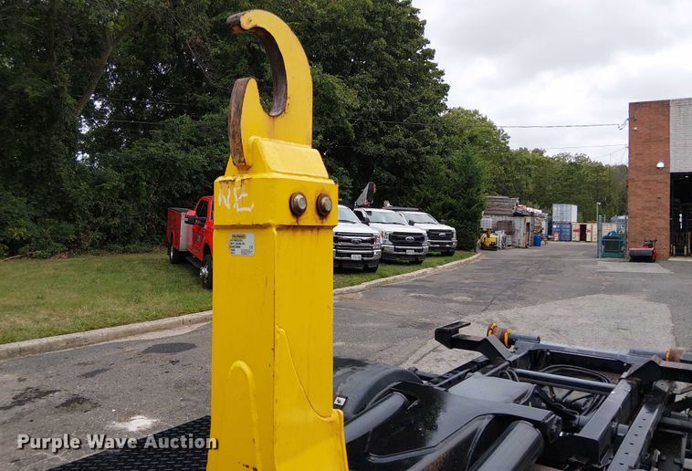 image for item EV5012 2022 Ford F-600 hook lift truck