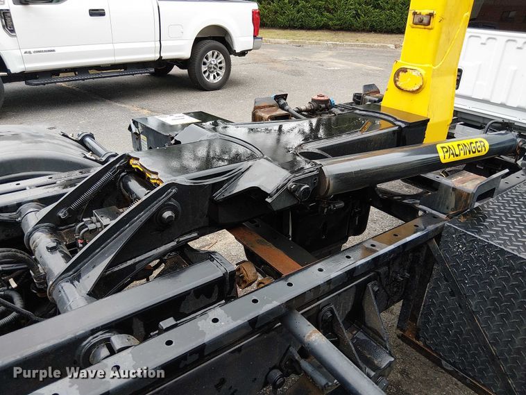 image for item EV5012 2022 Ford F-600 hook lift truck