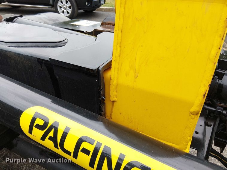 image for item EV5012 2022 Ford F-600 hook lift truck