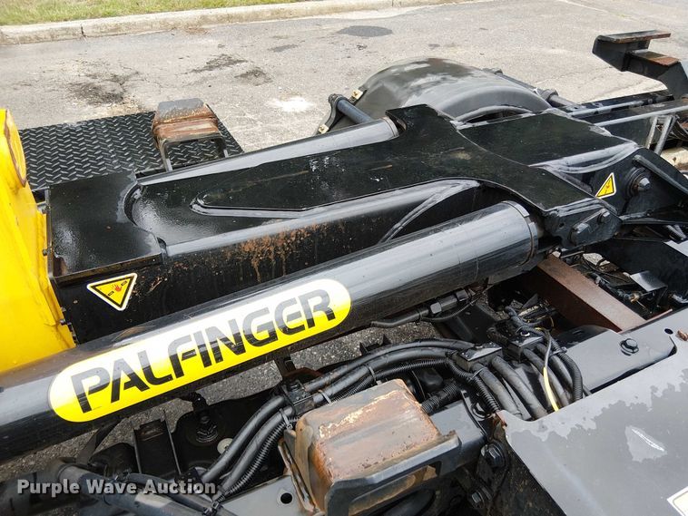 image for item EV5012 2022 Ford F-600 hook lift truck