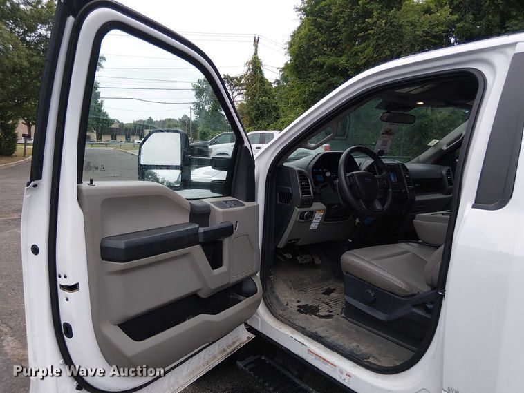 image for item EV5012 2022 Ford F-600 hook lift truck