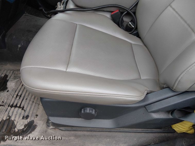 image for item EV5012 2022 Ford F-600 hook lift truck