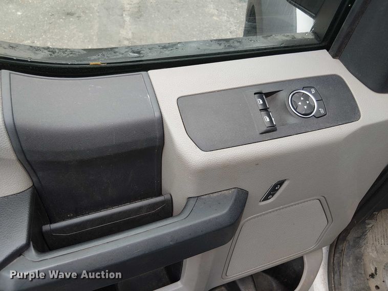 image for item EV5012 2022 Ford F-600 hook lift truck