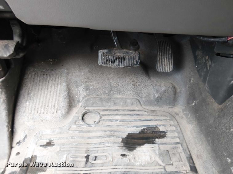 image for item EV5012 2022 Ford F-600 hook lift truck