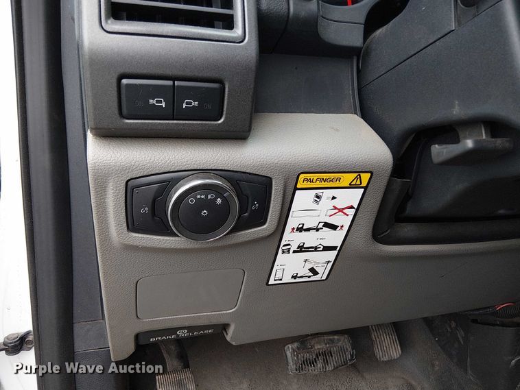 image for item EV5012 2022 Ford F-600 hook lift truck