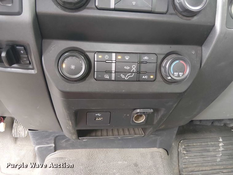 image for item EV5012 2022 Ford F-600 hook lift truck