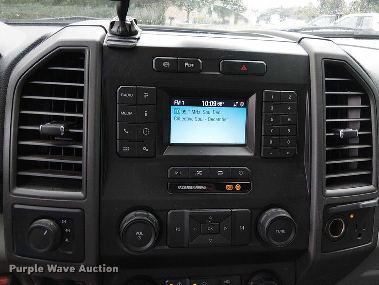 image for item EV5012 2022 Ford F-600 hook lift truck