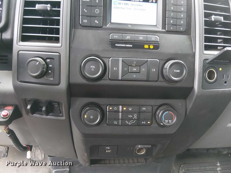 image for item EV5012 2022 Ford F-600 hook lift truck