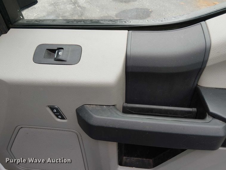 image for item EV5012 2022 Ford F-600 hook lift truck