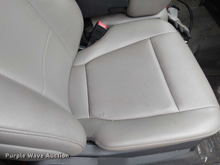 image for item EV5012 2022 Ford F-600 hook lift truck