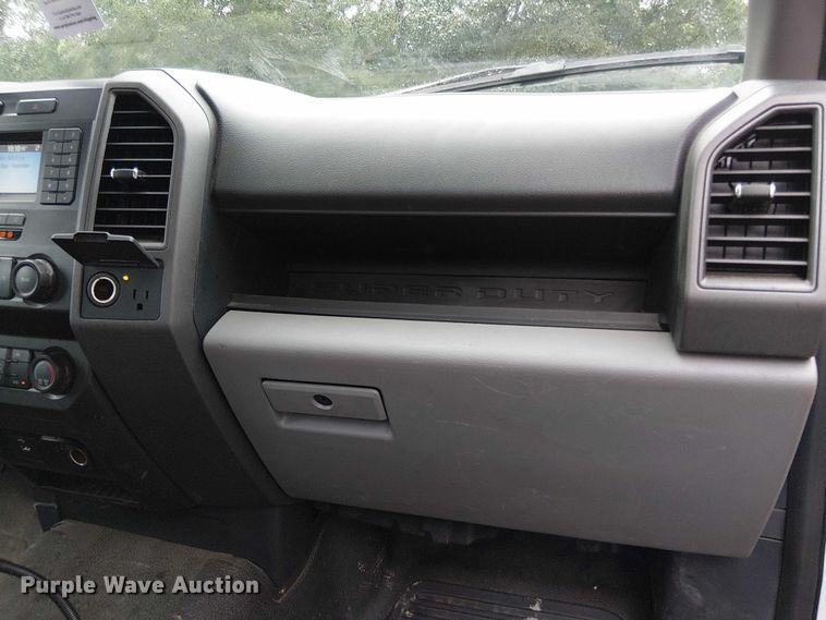 image for item EV5012 2022 Ford F-600 hook lift truck