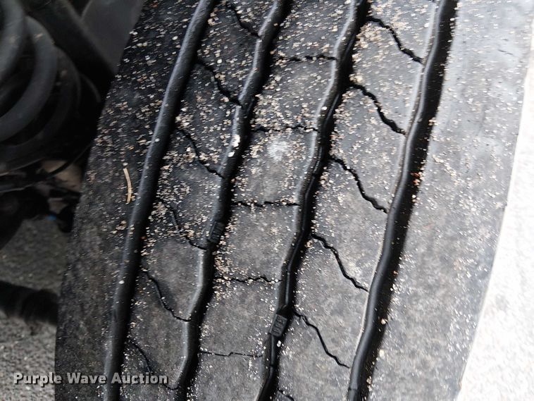 image for item EV5012 2022 Ford F-600 hook lift truck