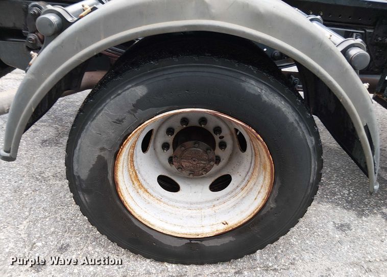 image for item EV5012 2022 Ford F-600 hook lift truck