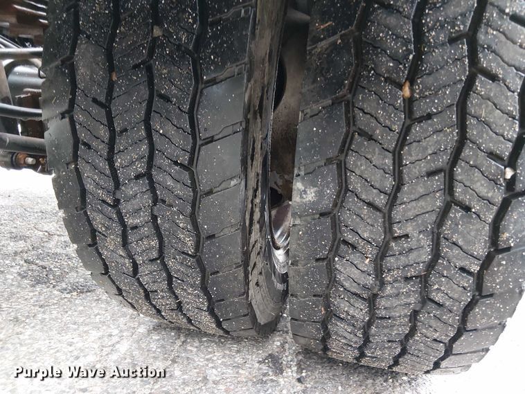 image for item EV5012 2022 Ford F-600 hook lift truck