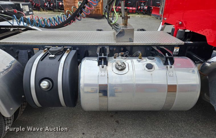 image for item EV5014 2020 Peterbilt 389 semi truck