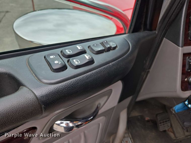 image for item EV5014 2020 Peterbilt 389 semi truck