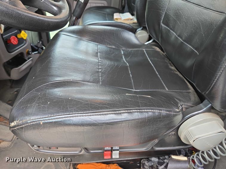 image for item EV5014 2020 Peterbilt 389 semi truck