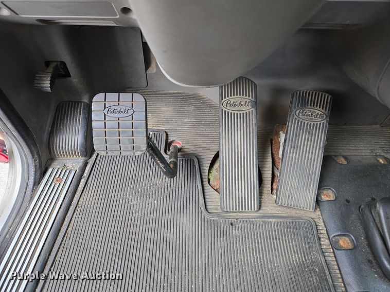 image for item EV5014 2020 Peterbilt 389 semi truck