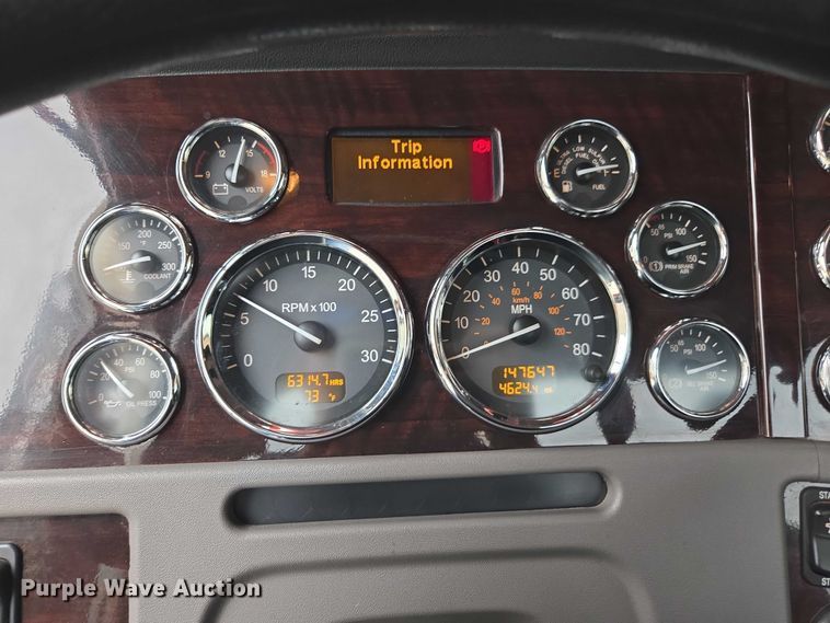 image for item EV5014 2020 Peterbilt 389 semi truck