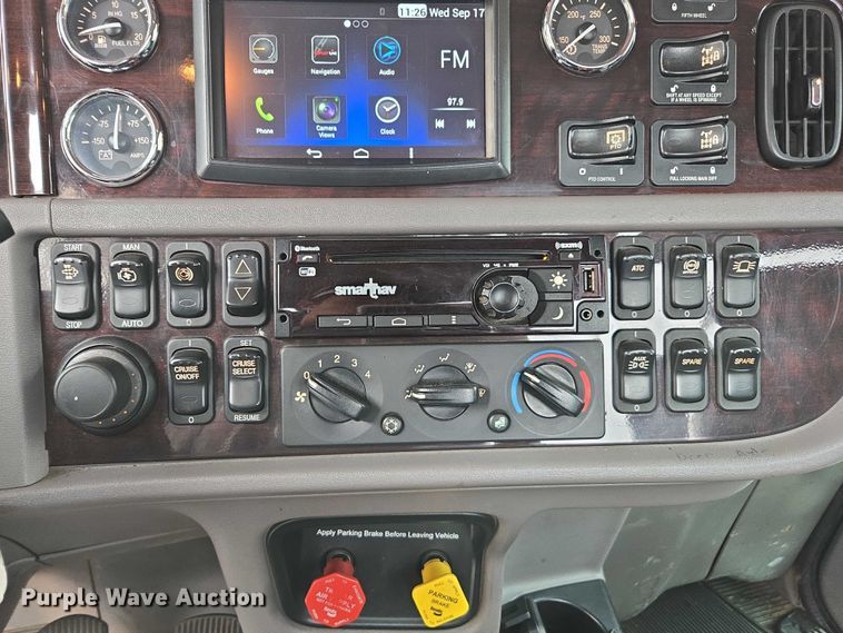 image for item EV5014 2020 Peterbilt 389 semi truck