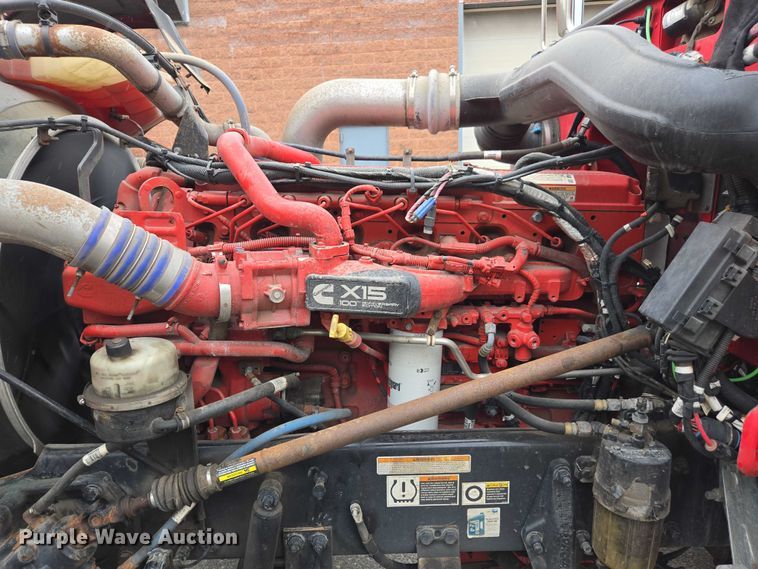 image for item EV5014 2020 Peterbilt 389 semi truck