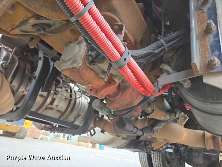 image for item EV5014 2020 Peterbilt 389 semi truck