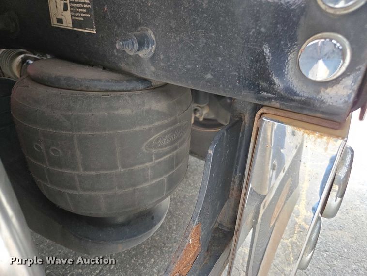 image for item EV5014 2020 Peterbilt 389 semi truck