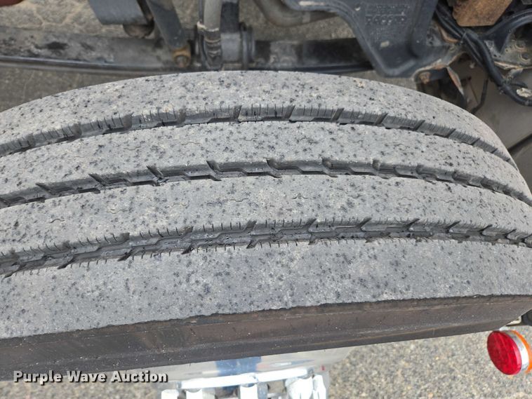 image for item EV5014 2020 Peterbilt 389 semi truck