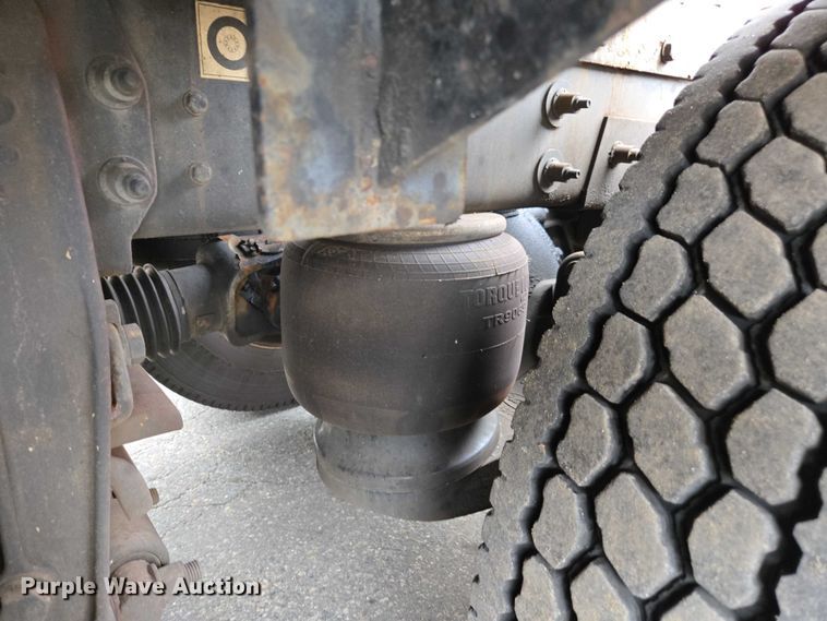 image for item EV5014 2020 Peterbilt 389 semi truck