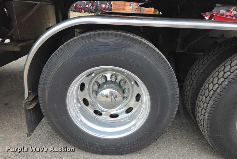 image for item EV5014 2020 Peterbilt 389 semi truck