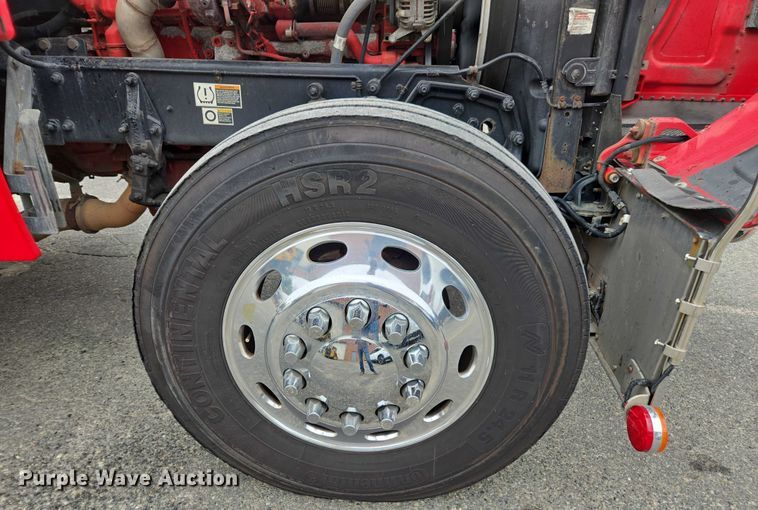 image for item EV5014 2020 Peterbilt 389 semi truck