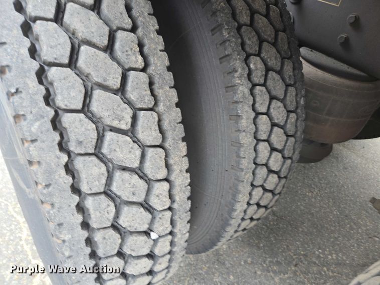 image for item EV5014 2020 Peterbilt 389 semi truck